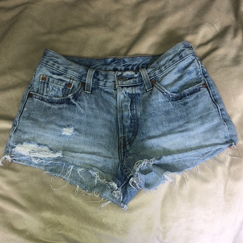 High waisted 501 Levi’s shorts